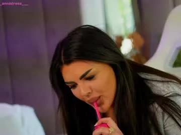 Freechat perfectt33n on Chaturbate