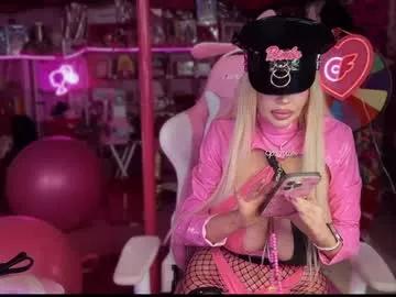 plasticfuckdoll on Chaturbate