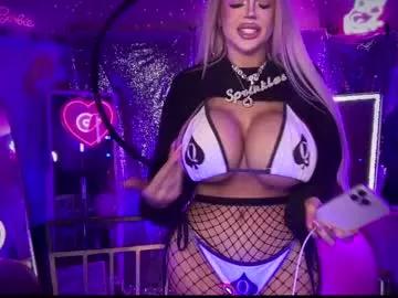 plasticfuckdoll on Chaturbate