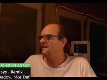 Chaturbate r_2d2_ is Freechat r_2d2_ — Lets hear some music together #daddy #nonude #nomakeup #music #nice