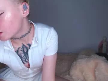 rainy_moon — Hello guys! Im new here <3 - Goal: flower play with my flower [455 tokens left] #18 #blonde #flexible #new #shy