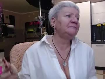 roxana_brooks — doggy shakes #milf #bigboobs #mature #lovense #mommy [88 tokens remaining]