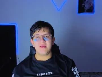 ryan_doretti — #chubby #feet #smallcock #uncut #shaved