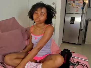 Freechat sexybrunnetem on Chaturbate