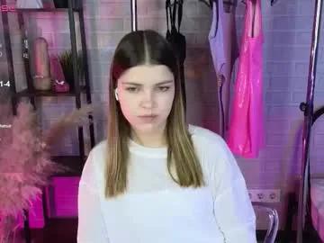 sierra_maddison — Show outfit [18 tokens left] Hello everyone, today is my second day, welcome to my room #skinny #18 #new #shy
