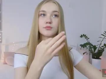 Freechat suzipons on Chaturbate