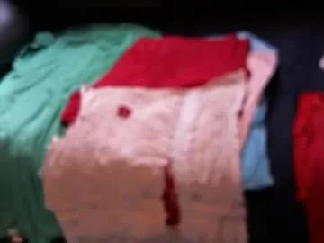 Freechat yellowsnakes on Chaturbate