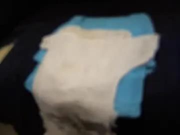 Freechat yellowsnakes on Chaturbate