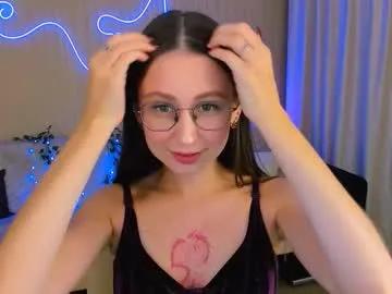 Freechat yourlovelystoryy on Chaturbate