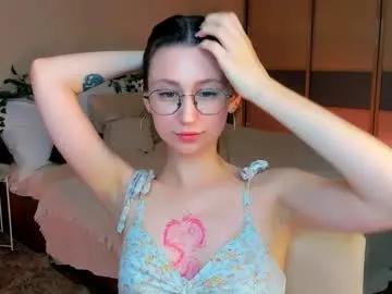 Freechat yourlovelystoryy on Chaturbate