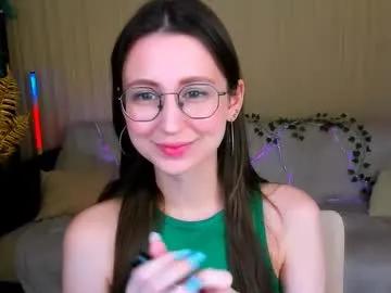 Freechat yourlovelystoryy on Chaturbate