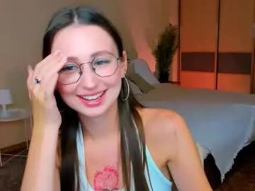 Freechat yourlovelystoryy on Chaturbate