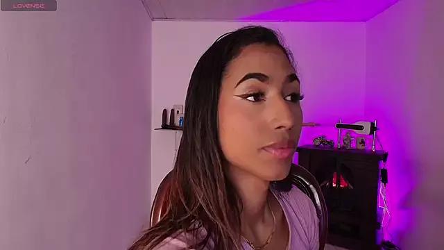 Freechat Alissemasiel on StripChat