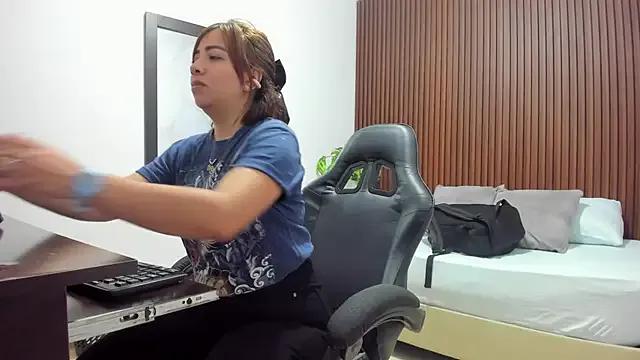 alma_fenix on StripChat 