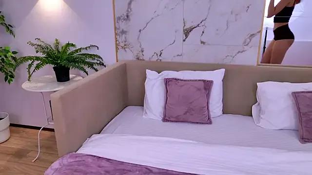 AmadaReine on StripChat 