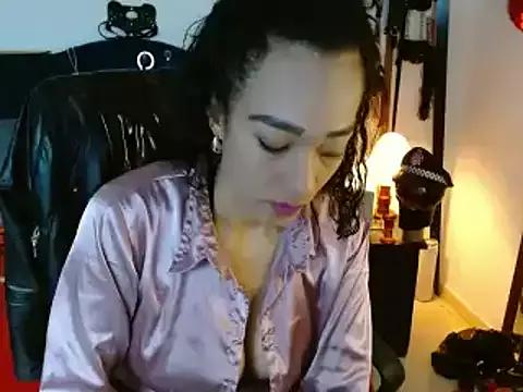 AmelieMartinez on StripChat