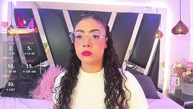 Freechat antonelllepiercee on StripChat