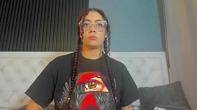 Freechat antonelllepiercee on StripChat