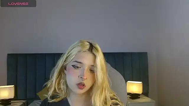 Freechat april_bunnyy on StripChat