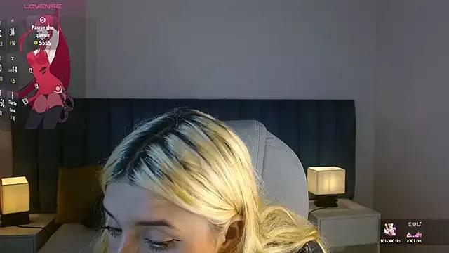 Freechat april_bunnyy on StripChat