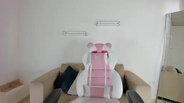 Freechat april_smiith on StripChat