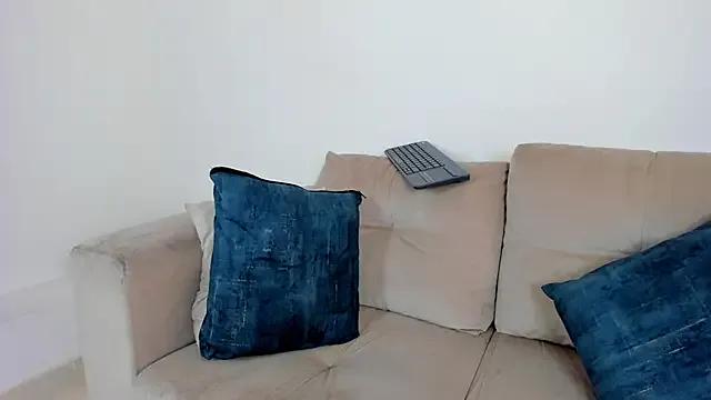 april_smiith — SHOW ASSHOLE