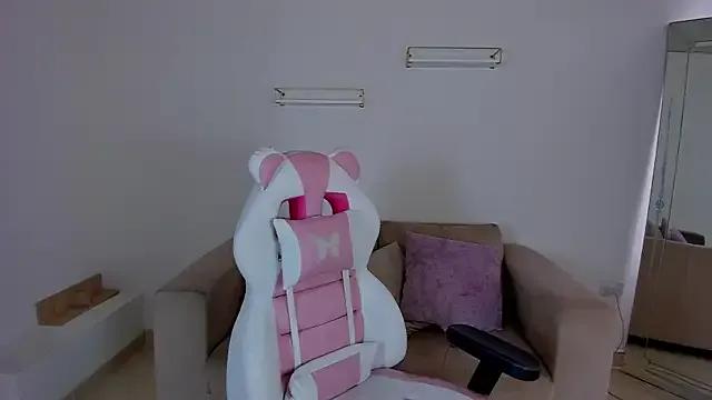 Freechat april_smiith on StripChat