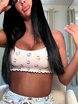 AriannaIsabellax — Get me wet 