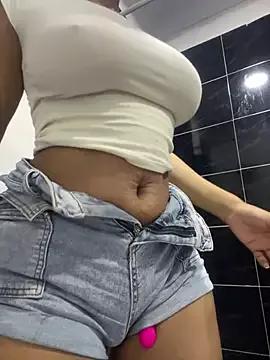 Private belaa_1 on StripChat