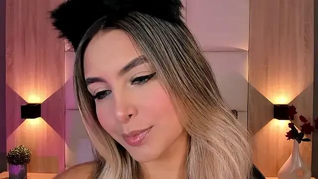 bella1207 on StripChat 