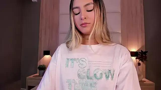 bella1207 on StripChat 