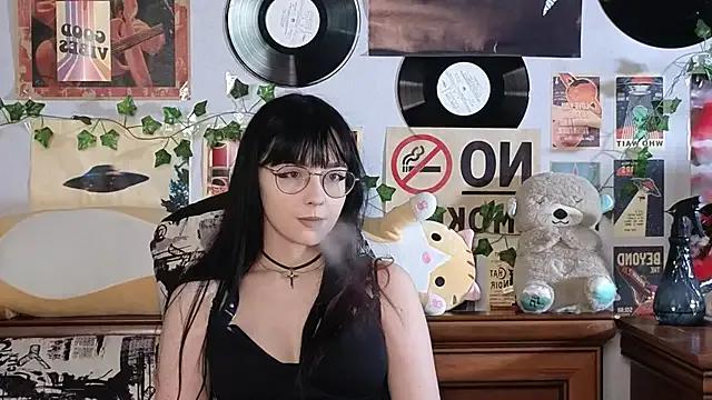 BereniceBattersby on StripChat 