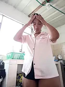 Freechat Bigassmommy_x on StripChat