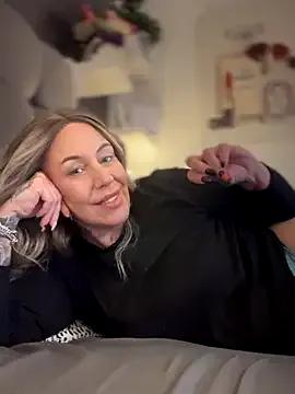 blondebitch2 — Last tipper wins DP vid