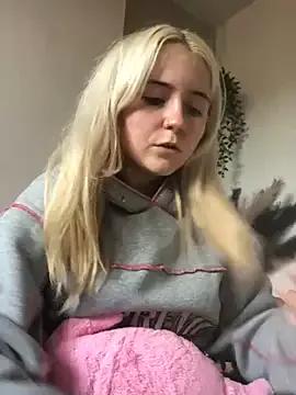 Blondie_Sofia_Essexbabe — Top off