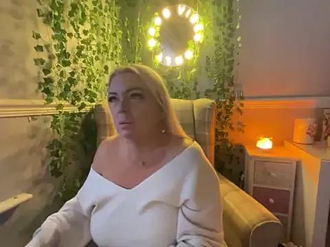 BonnyDesire on StripChat 