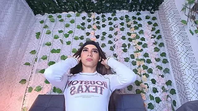 Freechat celeste_moonx on StripChat