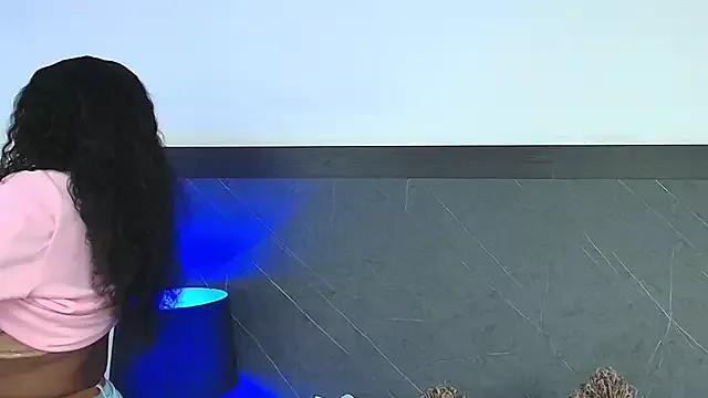 Freechat charlottebrowns_ on StripChat