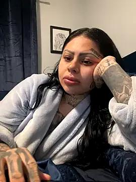 chicanachic13 on StripChat 