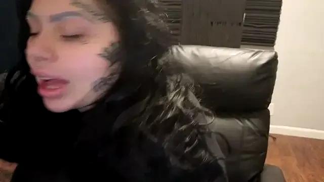 chicanachic13 on StripChat 