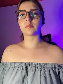 Freechat CoraVibes on StripChat