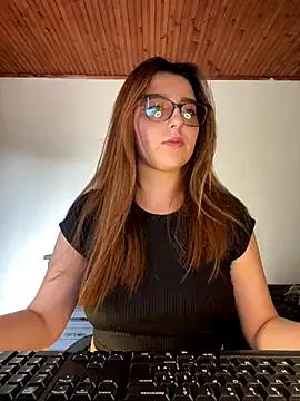 Freechat CoraVibes on StripChat