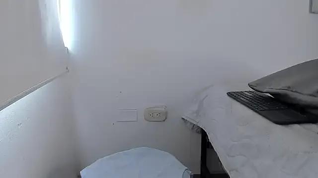 Freechat cowmarce on StripChat