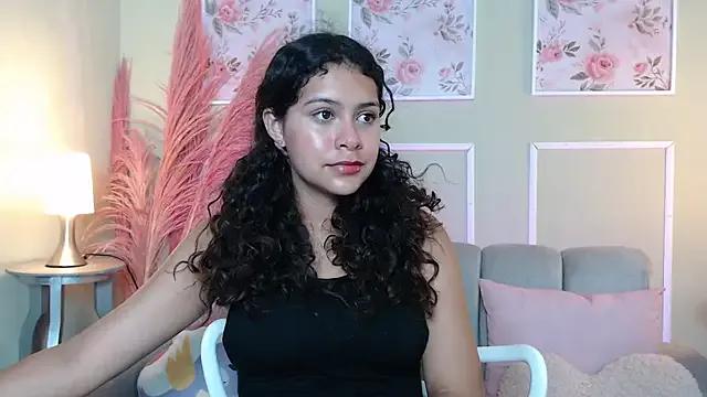 Freechat CurlyDani on StripChat