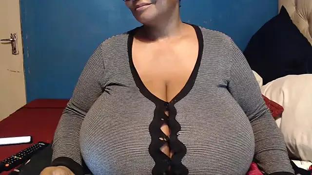 Freechat CUTEFIRMMELONSS on StripChat