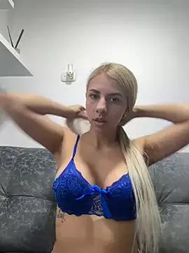 DollMagguie on StripChat 