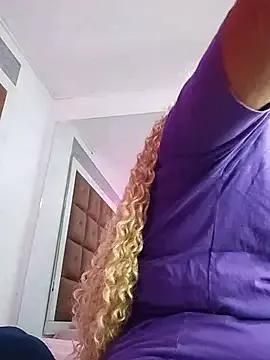 ELLA_KELLY on StripChat 