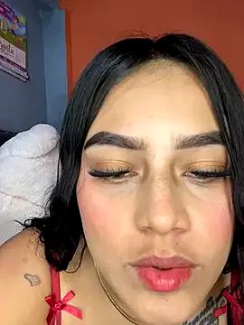 Freechat Emily_sharlot on StripChat