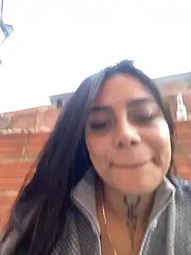 Freechat Emily_sharlot on StripChat