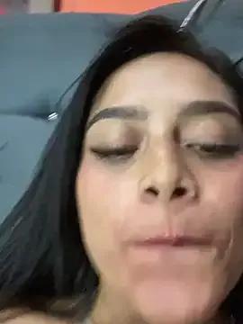 Freechat Emily_sharlot on StripChat